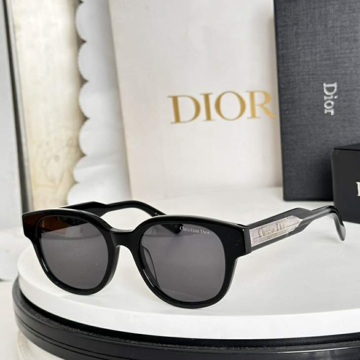 Picture of Dior Sunglasses _SKUfw76198008fw